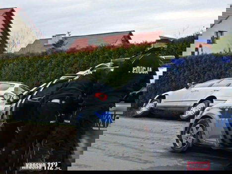 Passat w rowie, Policja wyjaśnia kto kierował