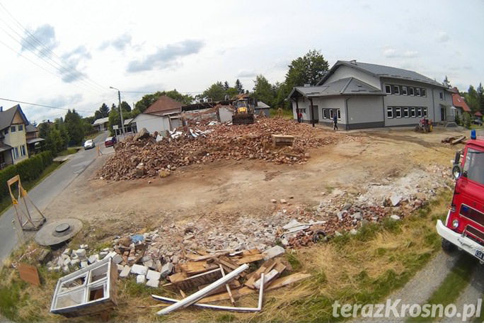 Stary Dom Ludowy w Żeglcach zrównany z ziemią