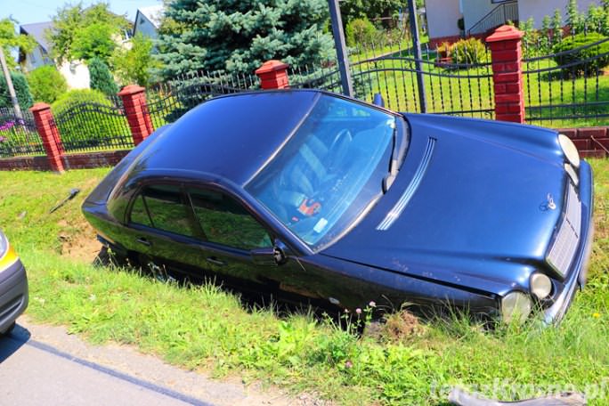 Zderzenie dwóch samochodów w Zręcinie