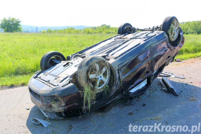 W Bóbrce dachowało Volvo