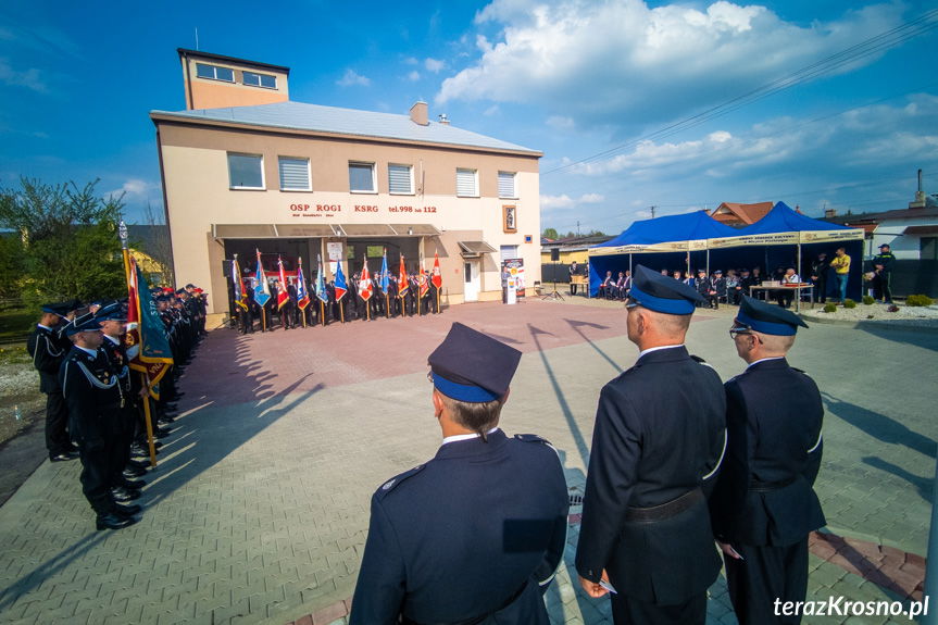 Uroczysty apel w Rogach z okazji Dnia Strażaka