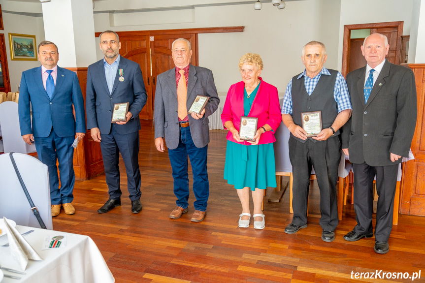 Nagrodzeni odznakami