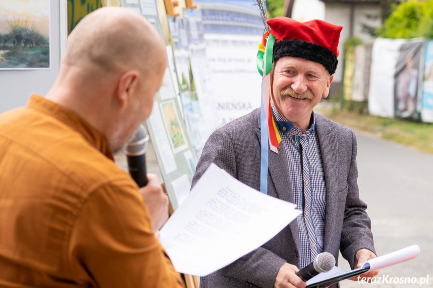 Ballady i romanse wybrzmiały przed Krośnieńską Biblioteką Publiczną