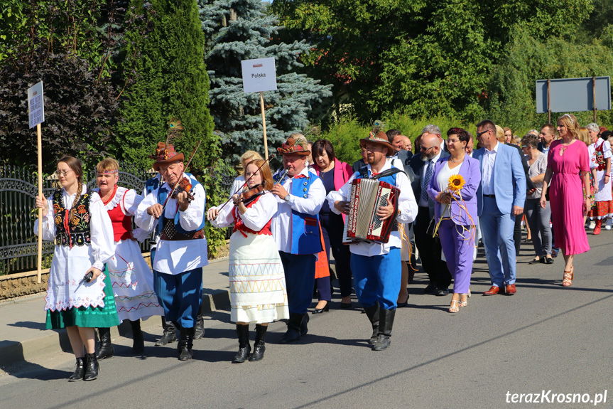 Od Kłajpedy po Saloniki przemarsz na stadion w Rogach