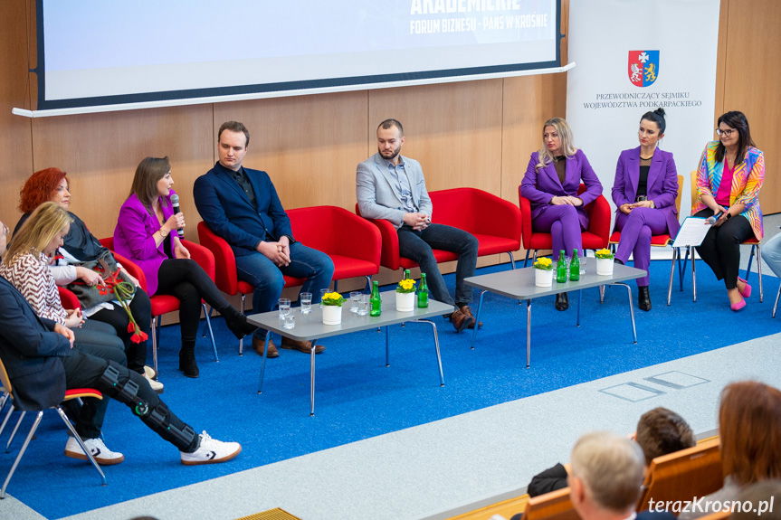 Absolwenci PANS Krosno