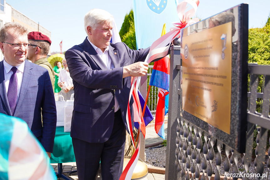 Odsłonięcie tablicy upamiętniającej CWS w Krośnie