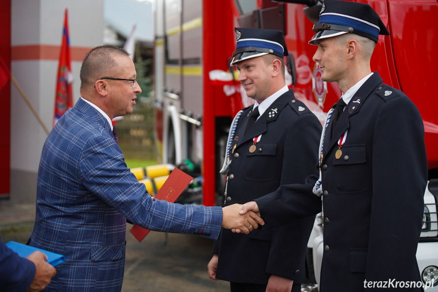 Przekazanie samochodu OSP Leśniówka