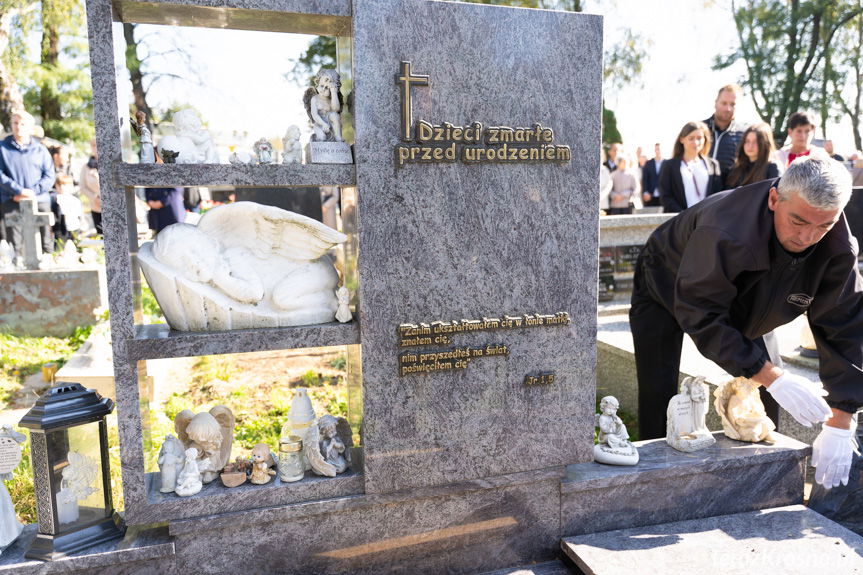 Pochówek dzieci zmarłych przed narodzeniem w Krośnie