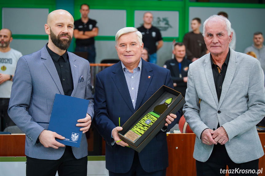 Dariusz Oczkowicz i prezydenci Krosna Piotr Przytocki i Bronisław Baran