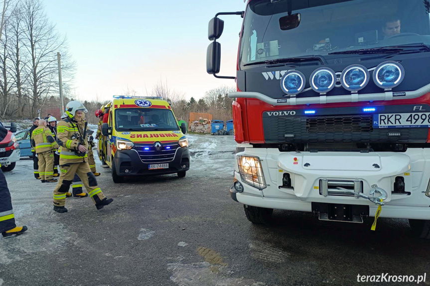 Wyziębiony mężczyzna w lesie w iwoniczu-Zdroju