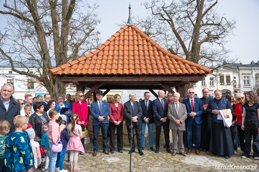 Wielkanocne święcenie pokarmów na rynku w Krośnie
