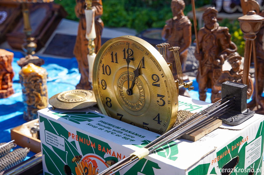 Jarmark staroci i rękodzieła przed Etnocentrum Ziemi Krośnieńskiej