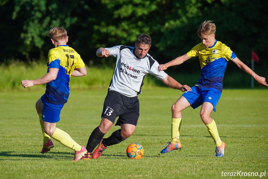 Z meczu Nurt Potok - Rędzinianka Wojaszówka