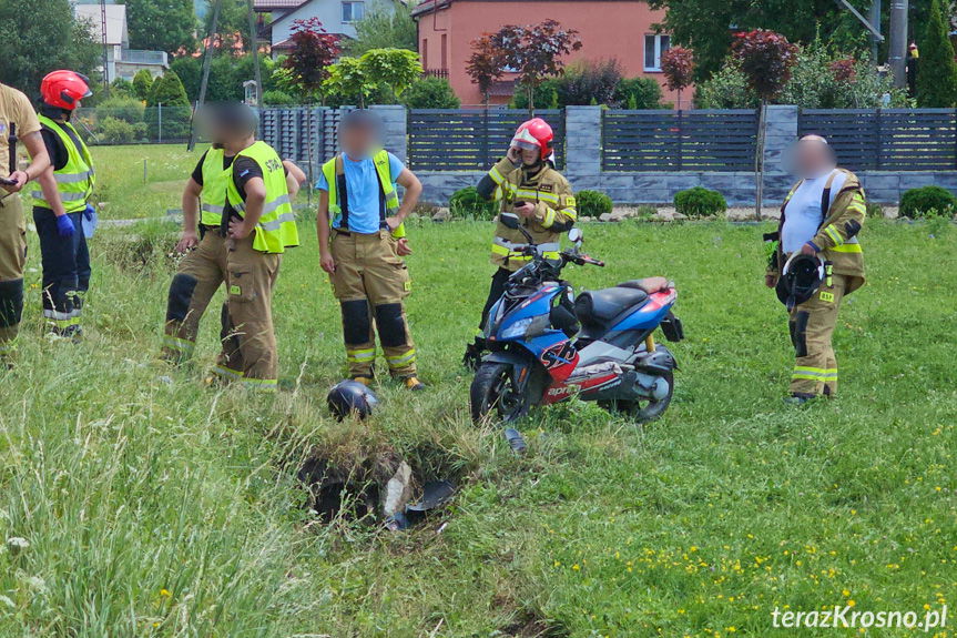 Skuterem uderzył w przepust. Wypadek w Cergowej