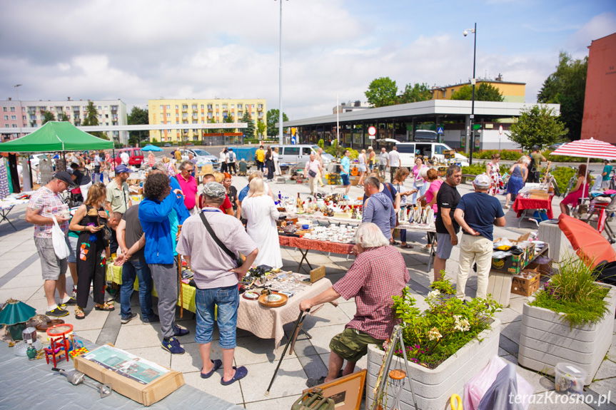 Niedziela ze starociami. Krosno przyciąga kolekcjonerów