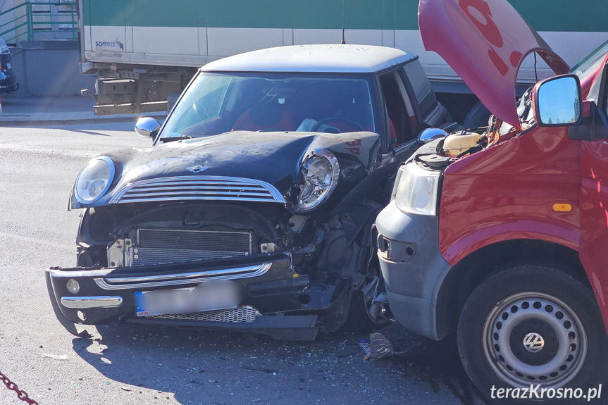 Zręcin. Zderzenie dwóch samochodów osobowych