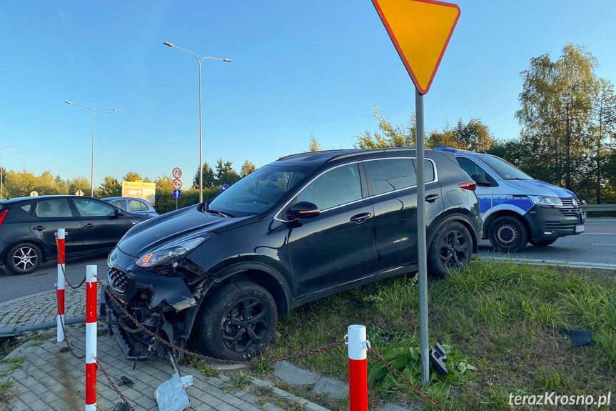 Nie ustąpiła pierwszeństwa przejazdu. Dwa rozbite auta i mandat