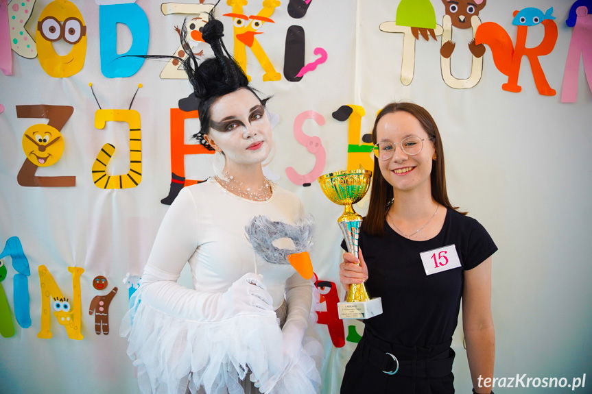 Brzydkie Kaczątko zaczarowało jury. Baśniowa fryzura przyniosła zwycięstwo