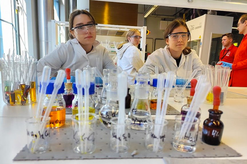 "Podróże z klasą". Uczniowie z Łężan z wizytą w Łodzi