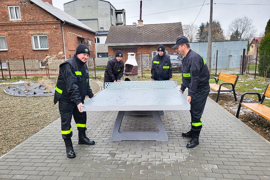 Nowa przestrzeń przy Domu Ludowym w Łężanach