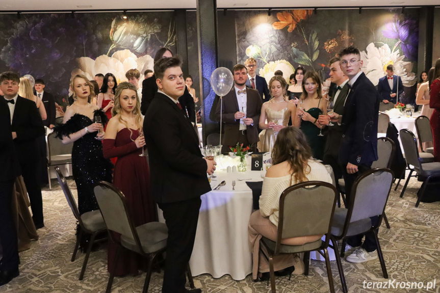 Studniówka 2025. Michalicki Zespół Szkół Ponadpodstawowych w Miejscu Piastowym