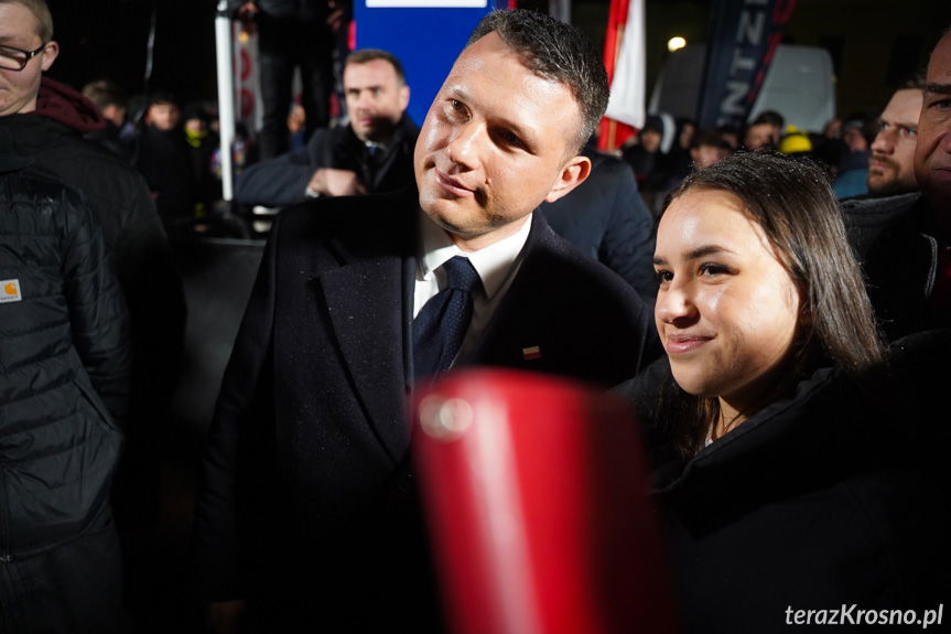 Sławomir Mentzen w Krośnie. "Niech się odwalą od naszych kur. Kury nie zwiększają przestępczości. Imigranci zwiększają przestępczość"