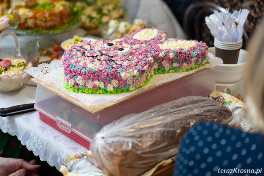 Karpacka Wielkanoc w Zręcinie. Stoły uginały się od świątecznych przysmaków [ZDJĘCIA]
