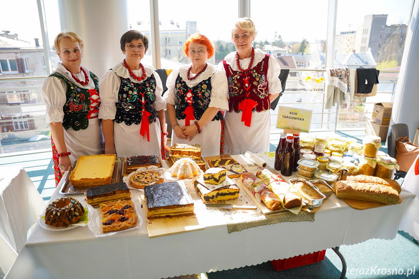 Kiermasz Wielkanocny w RCKP w Krośnie [ZDJĘCIA]