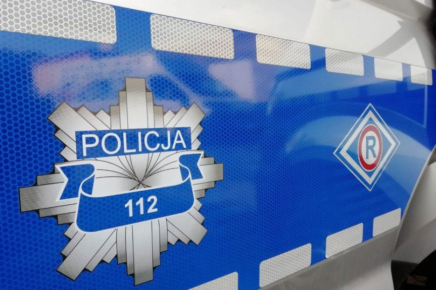 Nietrzeźwy kierowca wjechał w Zręcinie do rowu