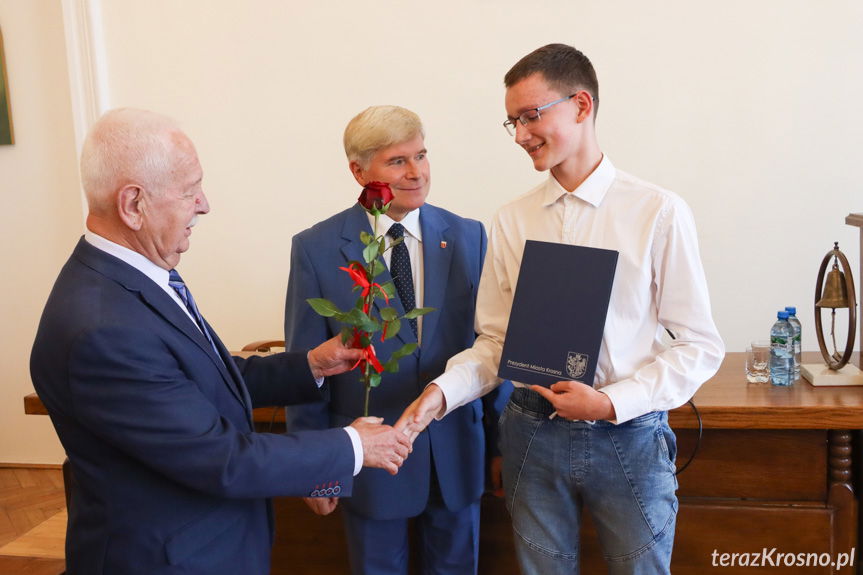 wręczenie nagród w Krośnie