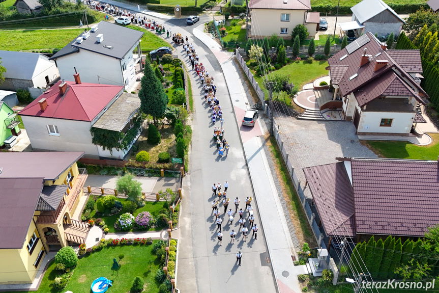 Dożynki w Faliszówce. Barwny korowód dożynkowy [ZDJĘCIA]