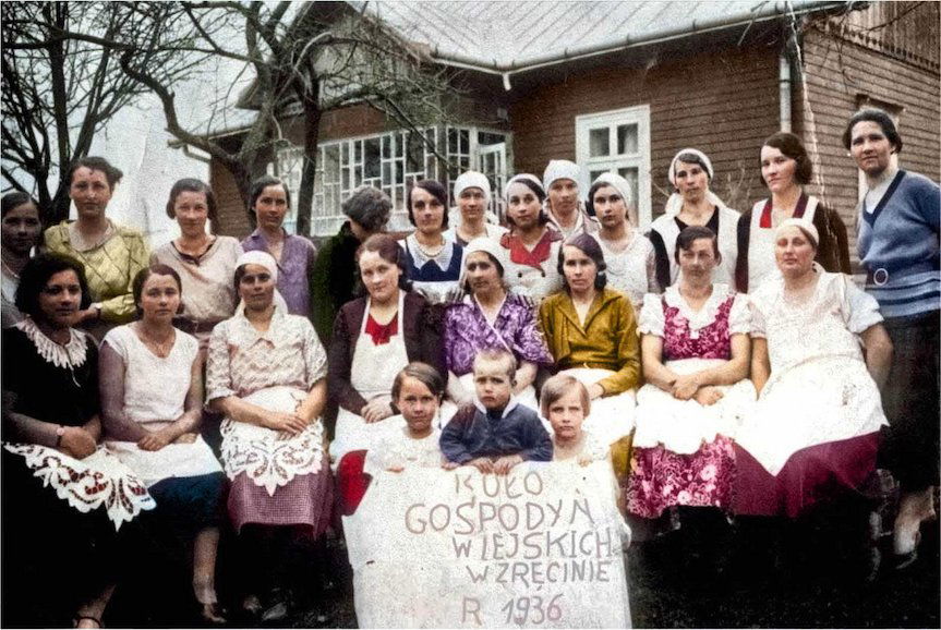 Archwialne zdjęcie z 1936 roku członkiń KGW Zręcin