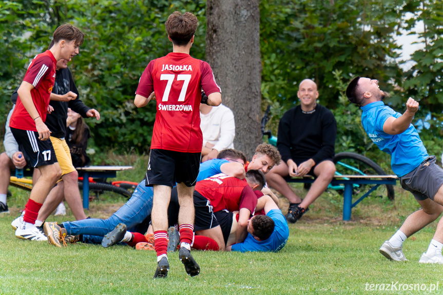Zbigniew Flejma bohaterem Jasiołki w meczu z Czarnymi II Jasło [ZDJĘCIA]