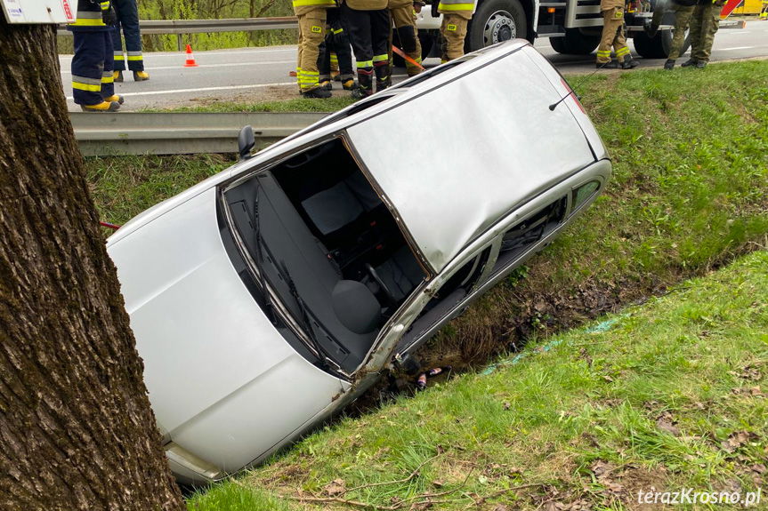 Stracił panowanie nad pojazdem i wjechał do rowu