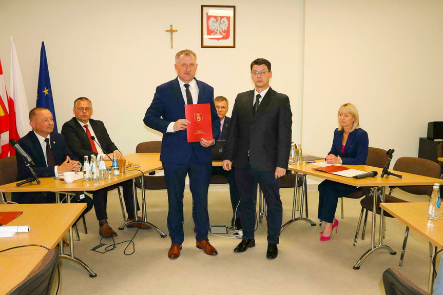 Rada Gminy Chorkówka pracuje w nowym składzie. Wójt zaprzysiężony
