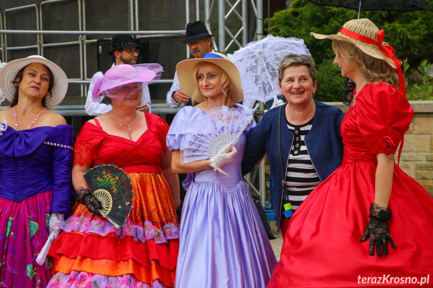 Wyjątkowa podróż w czasie. Polonez Michała Kleofasa Ogińskiego królował w Iwoniczu-Zdroju [ZDJĘCIA]