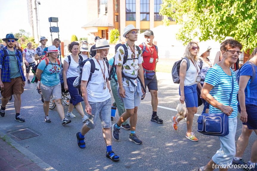 Każdy krok z modlitwą. Pielgrzymi z Krosna w drodze do Czarnej Madonny