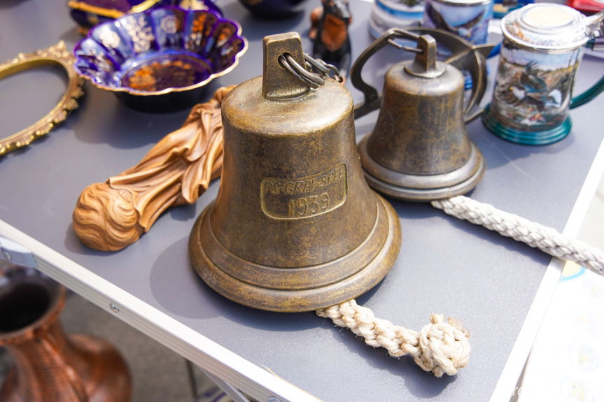 Niedziela ze starociami. Krosno przyciąga kolekcjonerów