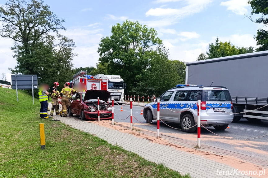 Wjechał w słupki, trafił do szpitala