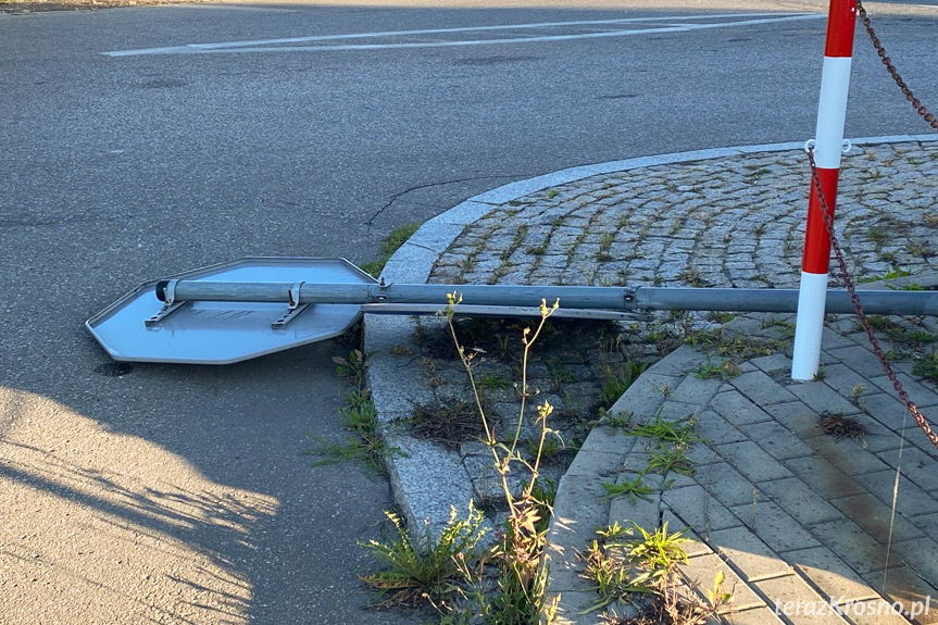 Nie ustąpiła pierwszeństwa przejazdu. Dwa rozbite auta i mandat