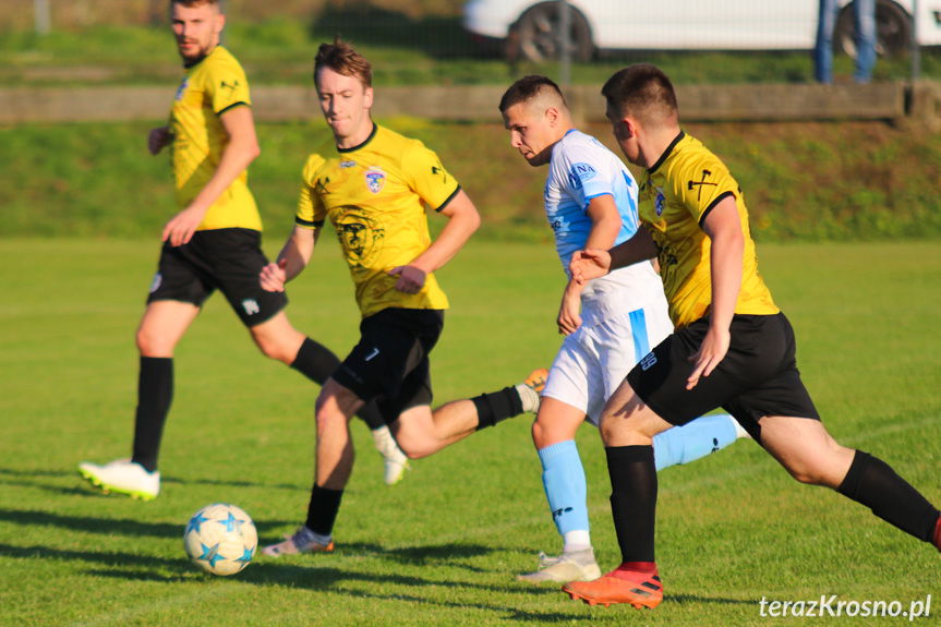 Grad bramek i zwrot akcji w sąsiedzkiej bitwie w Korczynie