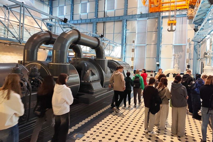 "Podróże z klasą". Uczniowie z Łężan z wizytą w Łodzi