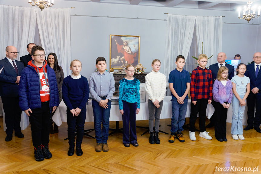 Od Lego po poduszki. Niezwykłe pomysły na szopki w Dukli [ZDJĘCIA]