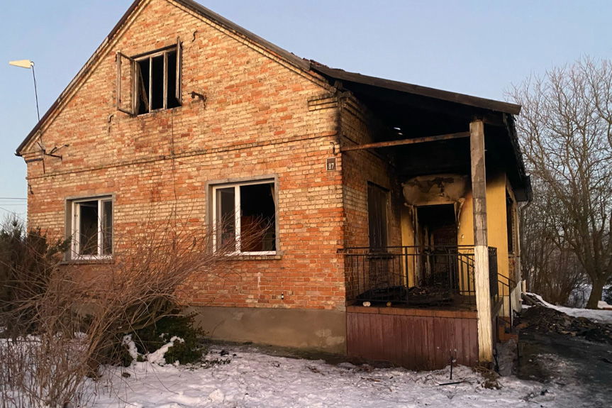Nocny pożar zabrał wszystko. Trwa zbiórka na odbudowę domu