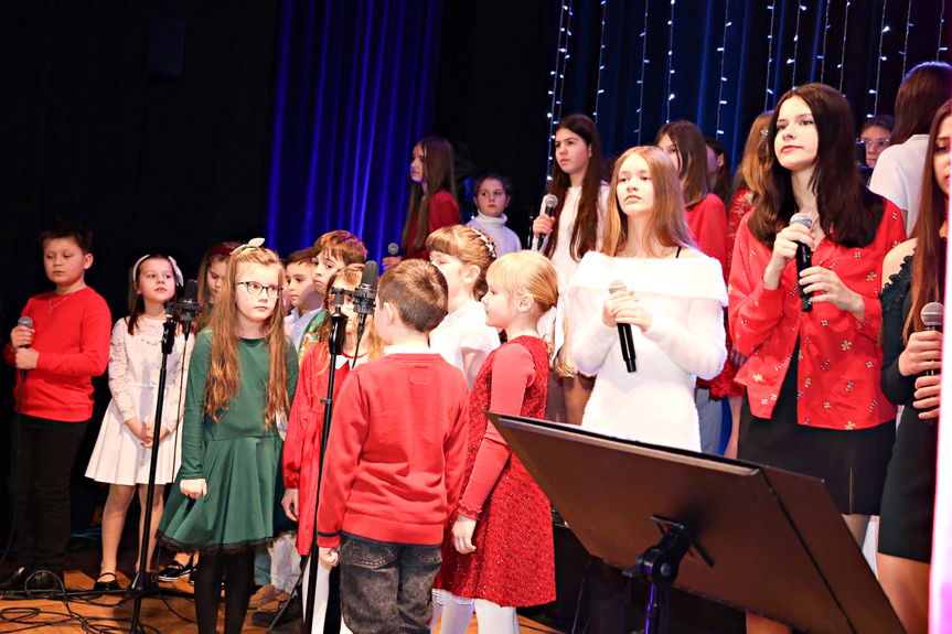 Muzyka niosąca nadzieję - koncert charytatywny dla Julii z Kobylan