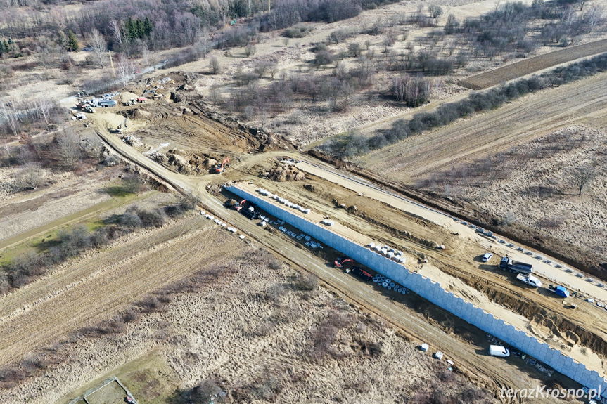 Odcinek drogi G nabiera kształtów - trwa budowa wiaduktu i nasypów [ZDJĘCIA]