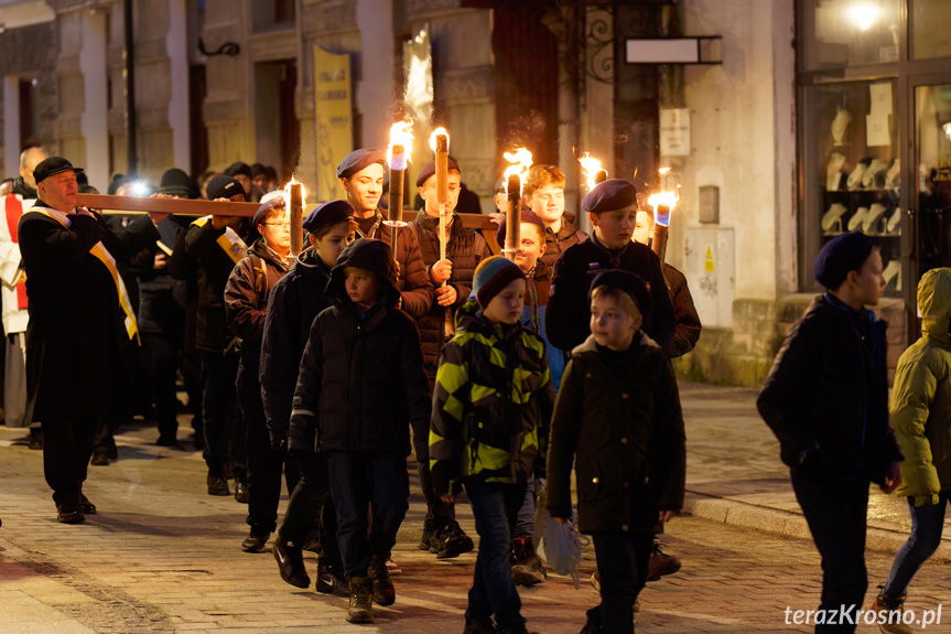 Droga Krzyżowa przeszła ulicami Krosna [ZDJĘCIA]