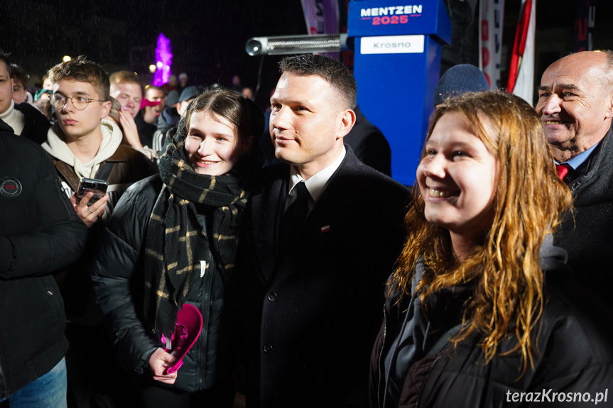 Sławomir Mentzen w Krośnie. "Niech się odwalą od naszych kur. Kury nie zwiększają przestępczości. Imigranci zwiększają przestępczość"