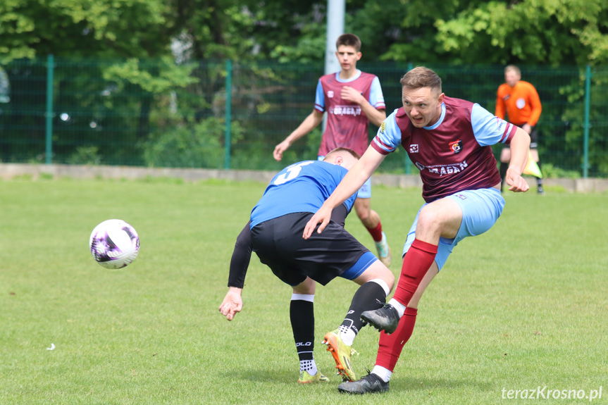 Nafta Chorkówka poległa na Guzikówce. Dublety Miłosza Kuzianika i Rafała Majki [ZDJĘCIA]