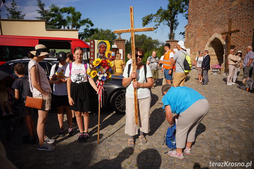 Pielgrzymi z Krosna wyruszyli na Jasną Górę 2025